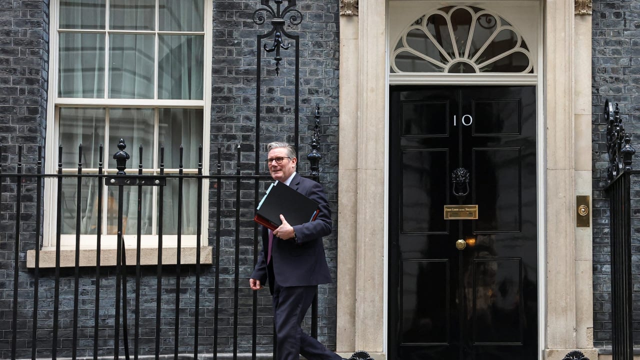British Prime Minister Keir Starmer leaves 10 Downing Street for Prime Minister's Questions in London, Britain, February 4, 2026. 