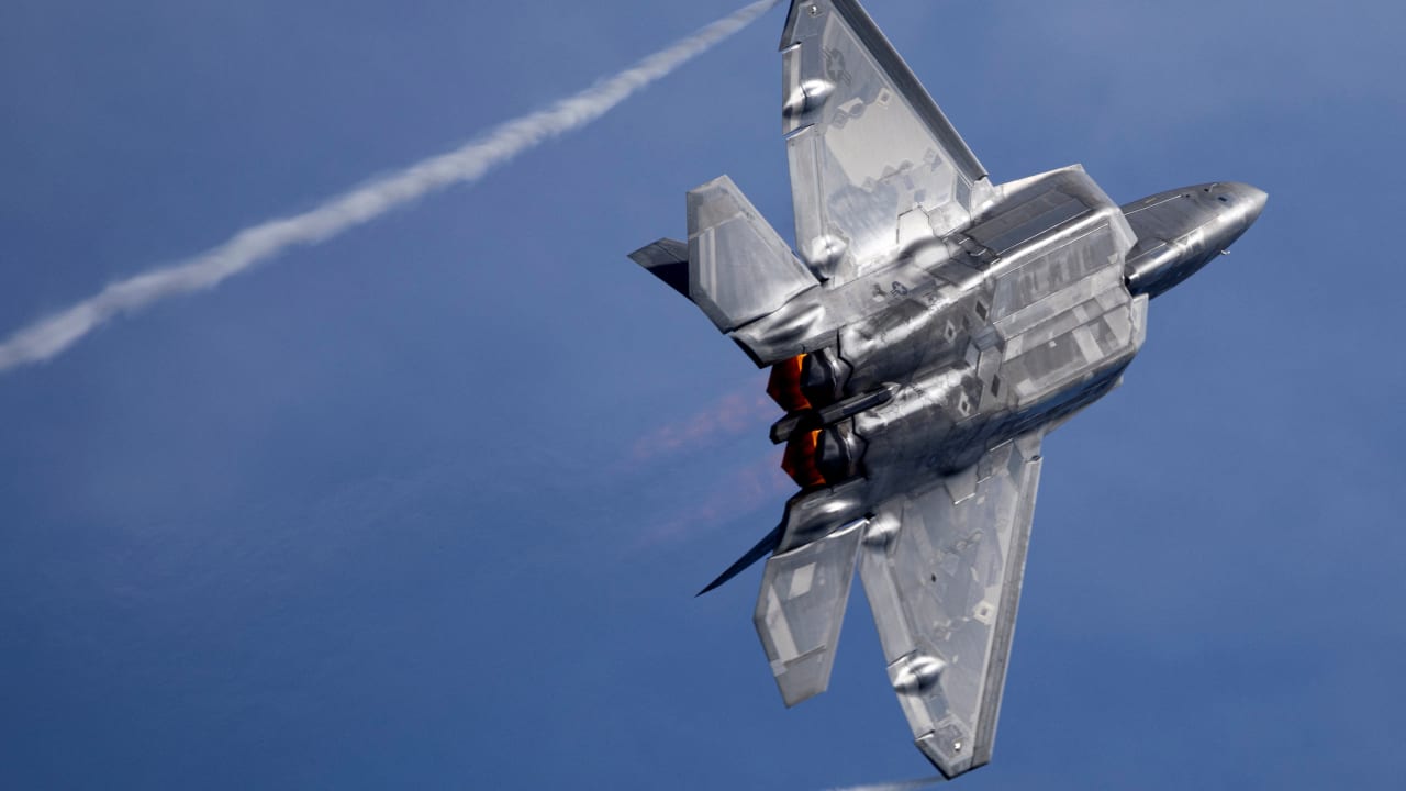 A US Air Force F-22 Raptor fighter jet climbs after taking off from the former Roosevelt Roads naval base, after the U.S. struck Venezuela and captured its President Nicolas Maduro and his wife Cilia Flores, in Ceiba, Puerto Rico, January 4, 2026. 