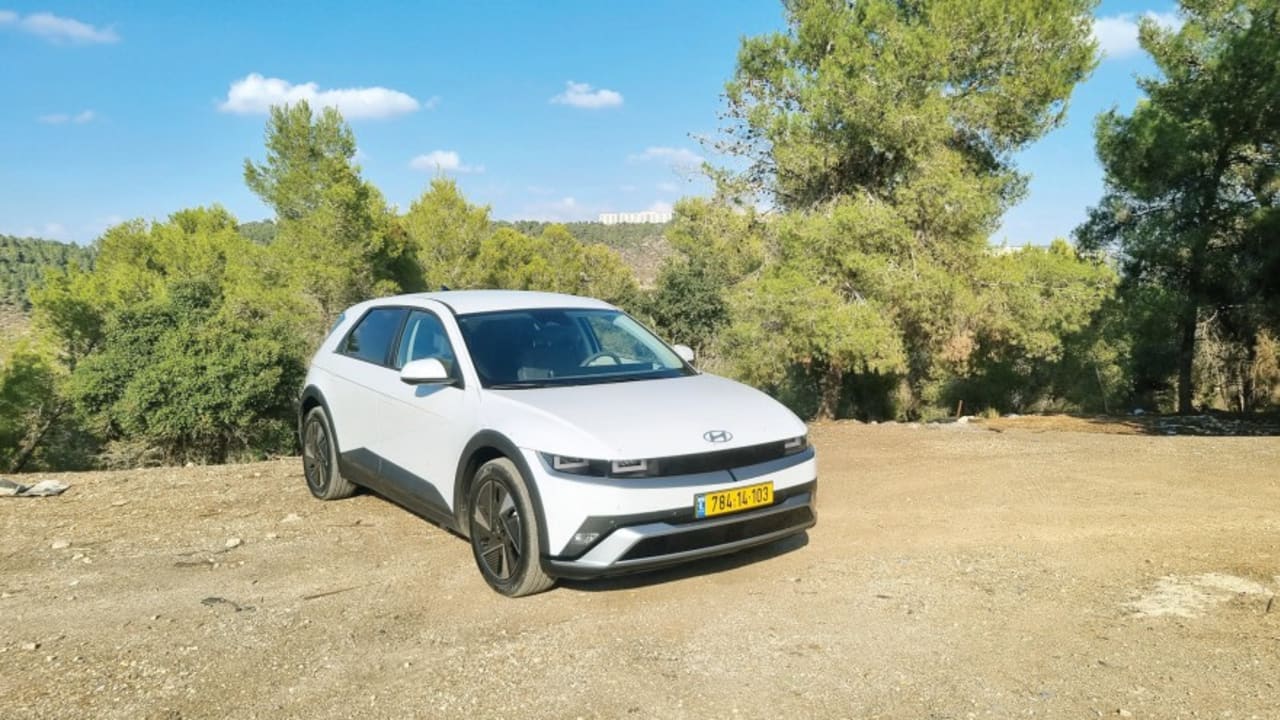 Hyundai Ioniq.