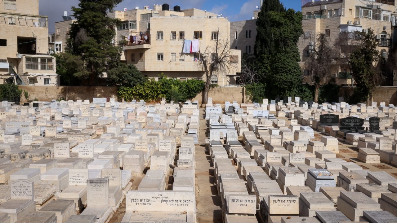 Israel might be on verge of burial crisis with cemeteries struggling for burial space