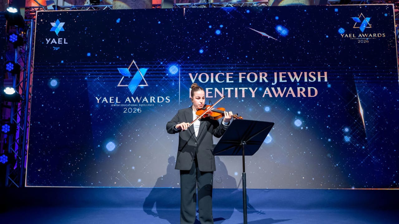 Survivor Agam Berger played "Hallelujah."
