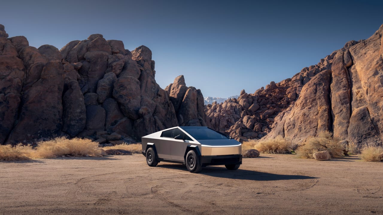New Tesla Cybertruck 2026.
