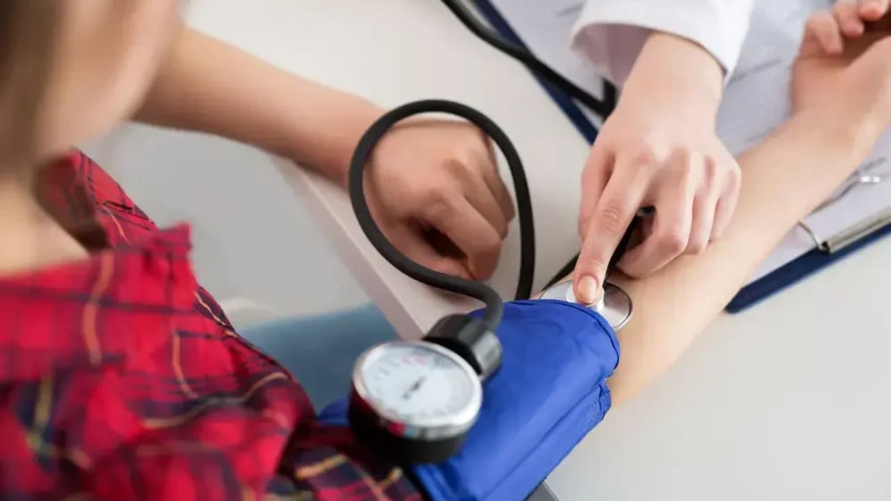 High blood pressure? Stop eating by this hour