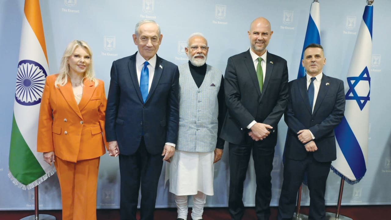 Sara Netanyahu and Amir Ohana’s fashion pays tribute to Indian Prime Minister Narendra Modi. 