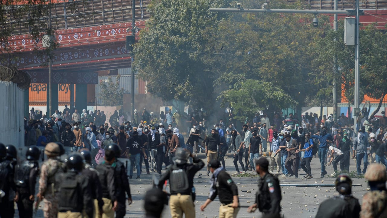 US consulate in Pakistan stormed by protesters | The Jerusalem Post