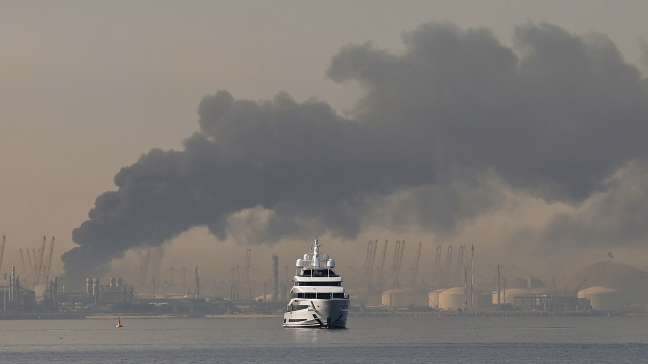 One killed, 32 injured in Kuwait, three killed in UAE from Iranian retalitory attacks