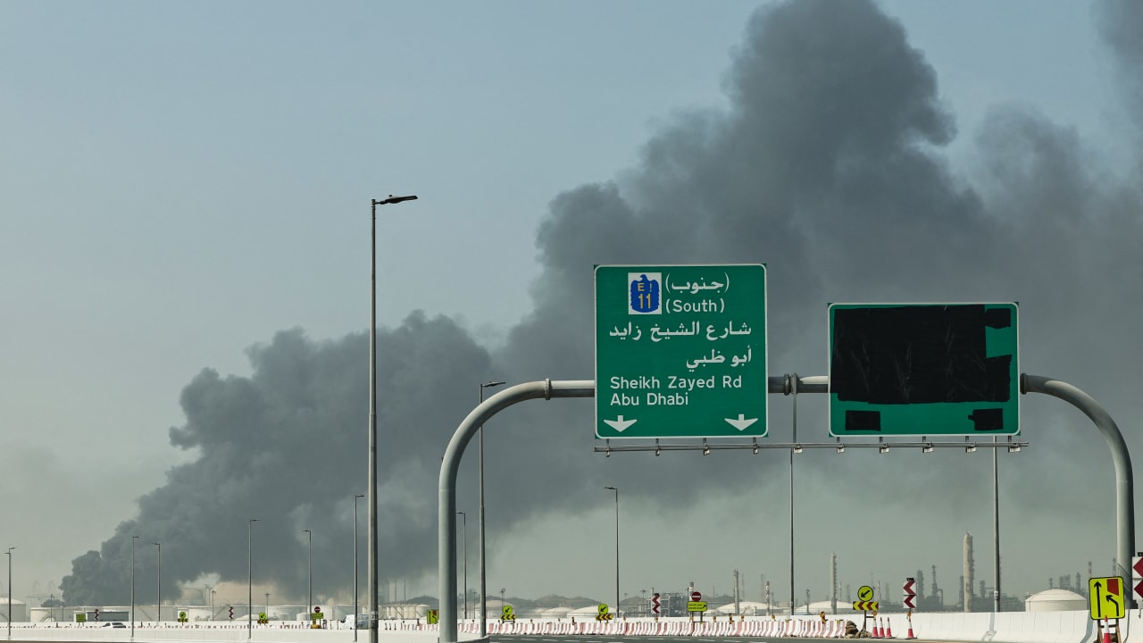 A plume of smoke rises from the port of Jebel Ali following a reported Iranian strike in Dubai on March 1, 2026.