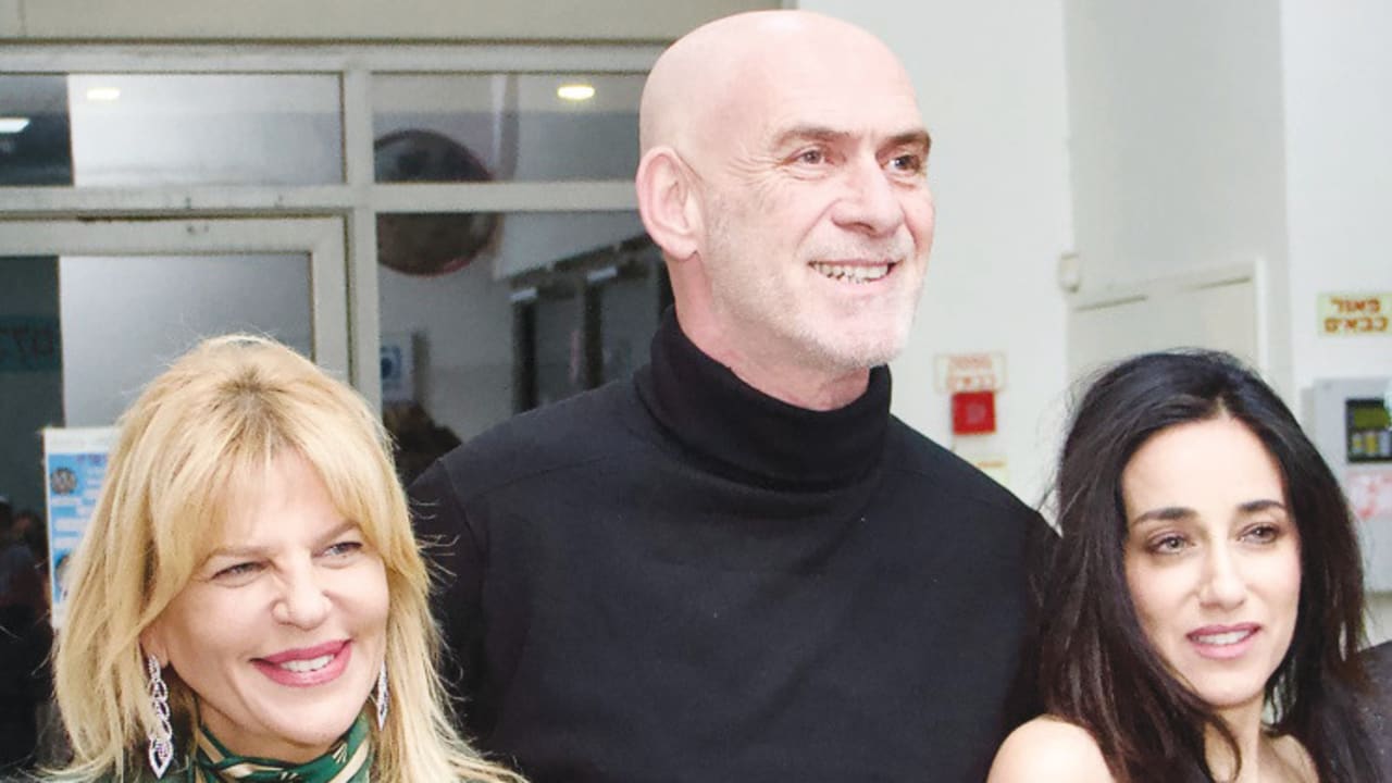 MOTTY REIF, flanked by Sandra Ringler (left) and Batel Green.