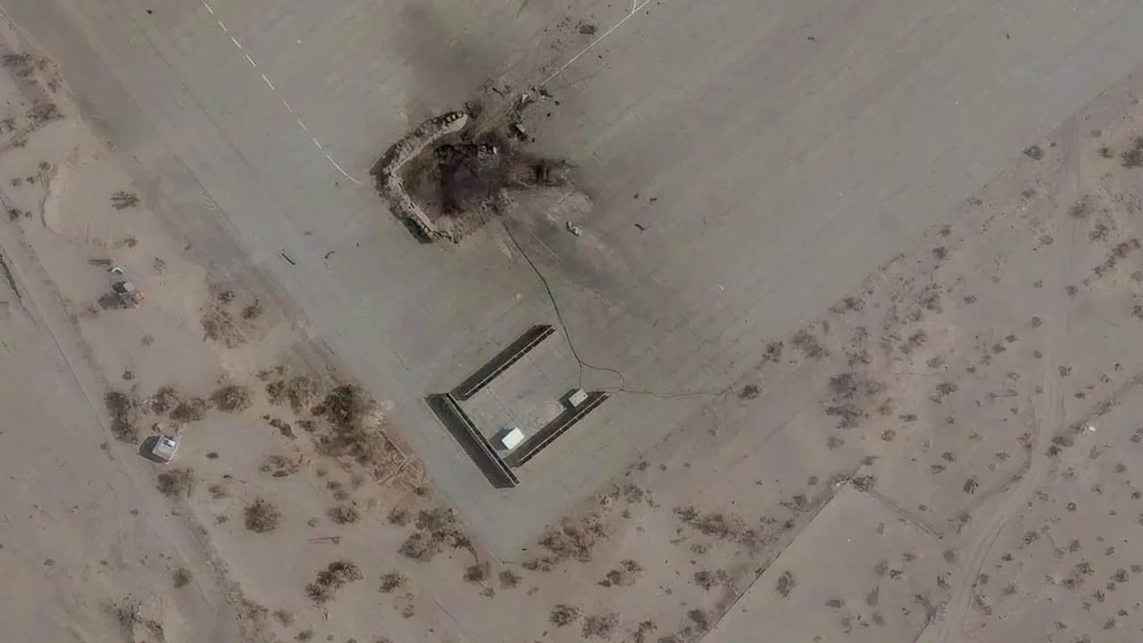 Imagen satelital del sistema de radar destruido en la base aérea de Zahedan.