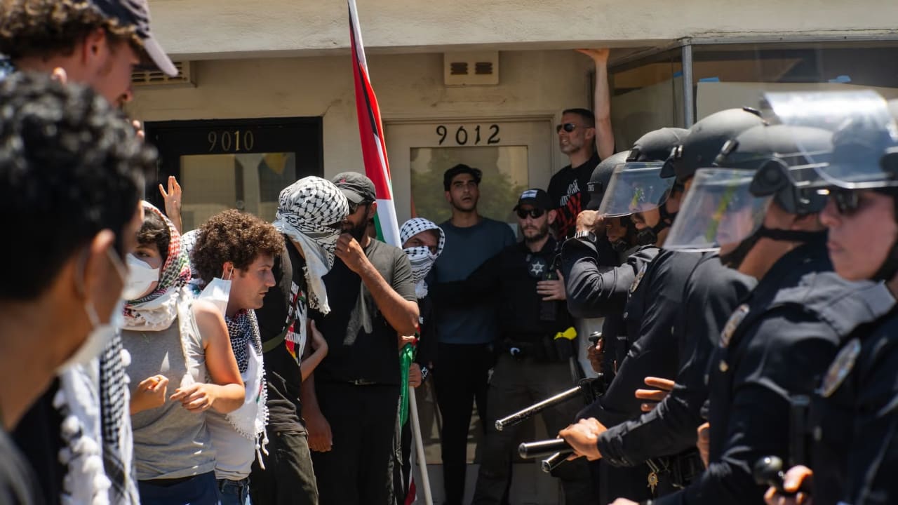 Anti-Israel protesters assemble outside of Adas Torah, a synagogue in the Pico Robertson neighborhood of Los angeels, July 23, 2024. 