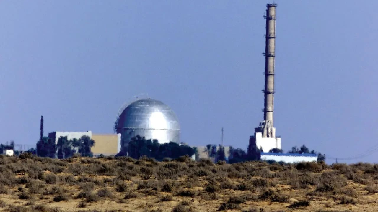 Una vista de la instalación nuclear israelí situada en el desierto del Negev, a las afueras de Dimona, que ahora se denomina Centro de Investigación Nuclear Shimon Peres del Negev. 