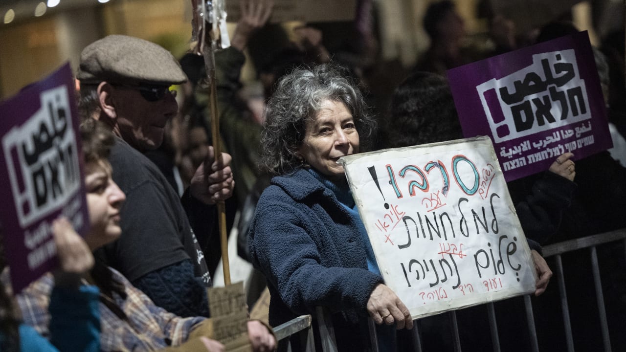ILLUSTRATIVE: Israelis protest against the war in Jerusalem during the war between Israel, Iran and Hezbollah, April 4, 2026.