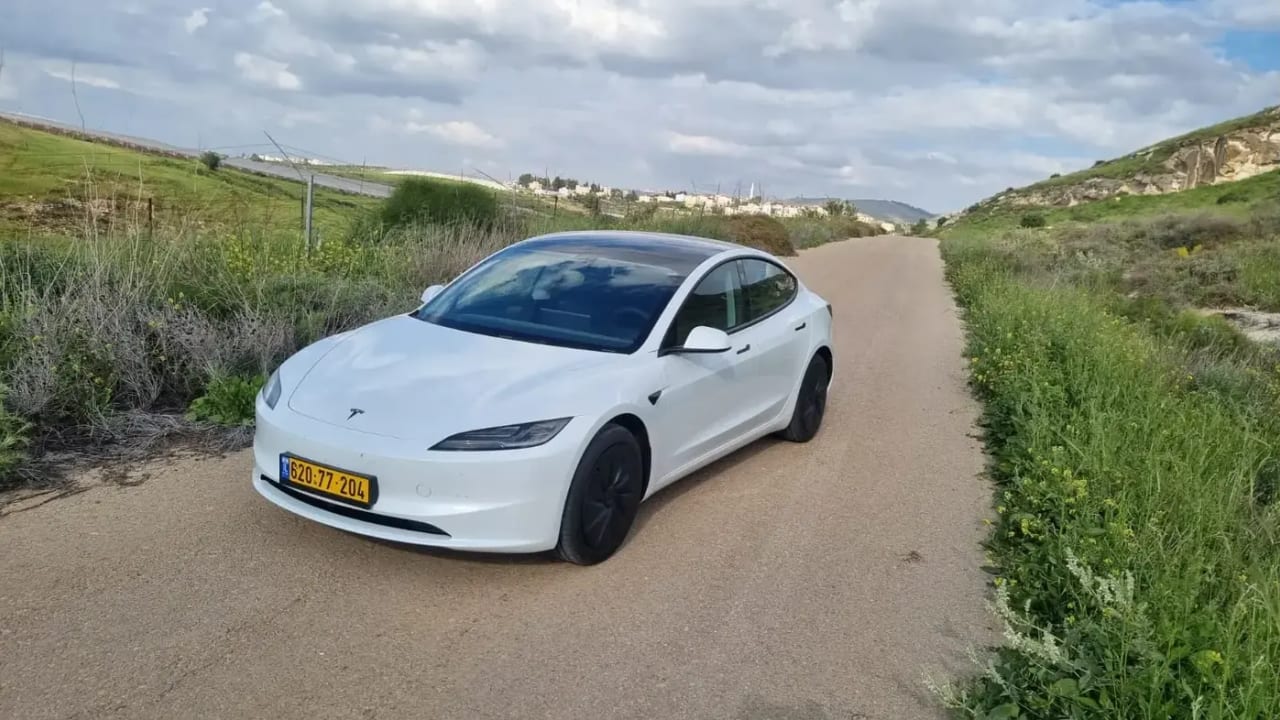 Tesla did a good job disguising the steel wheels and plastic hubcaps.