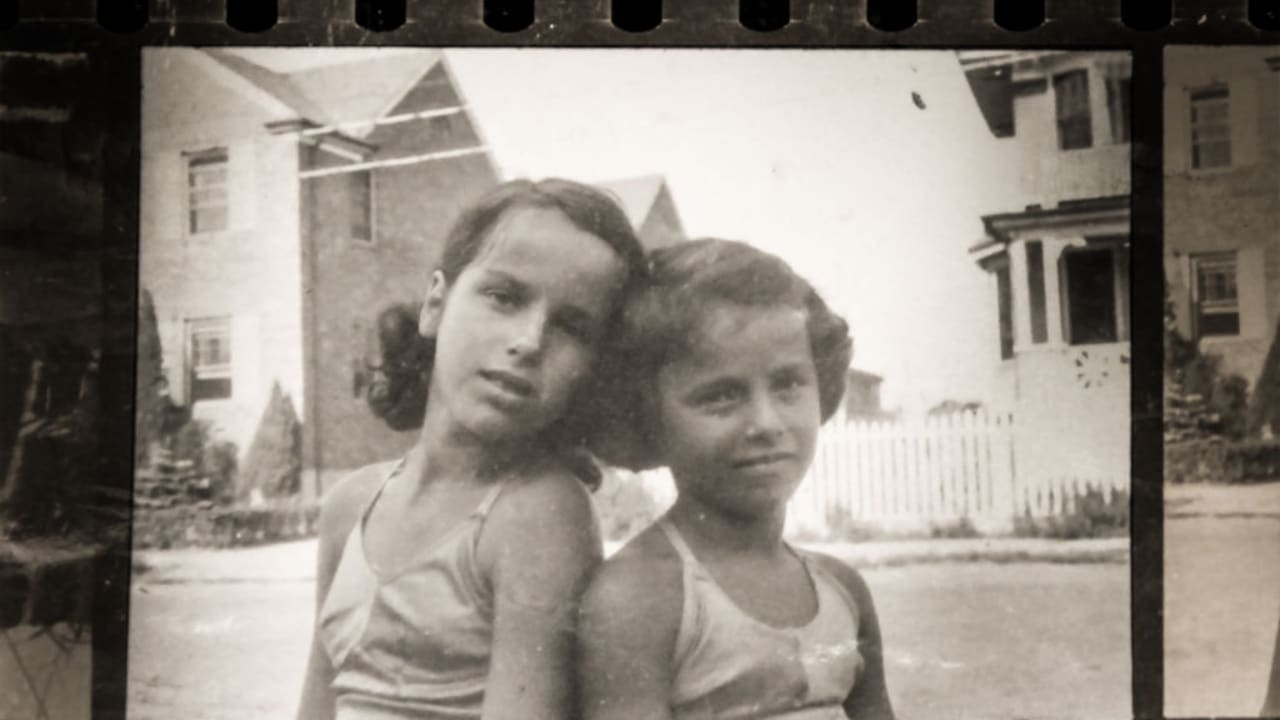 Helen Hesse (left) and her sister, Eva, on the streets of New York, circa mid-1940s. 