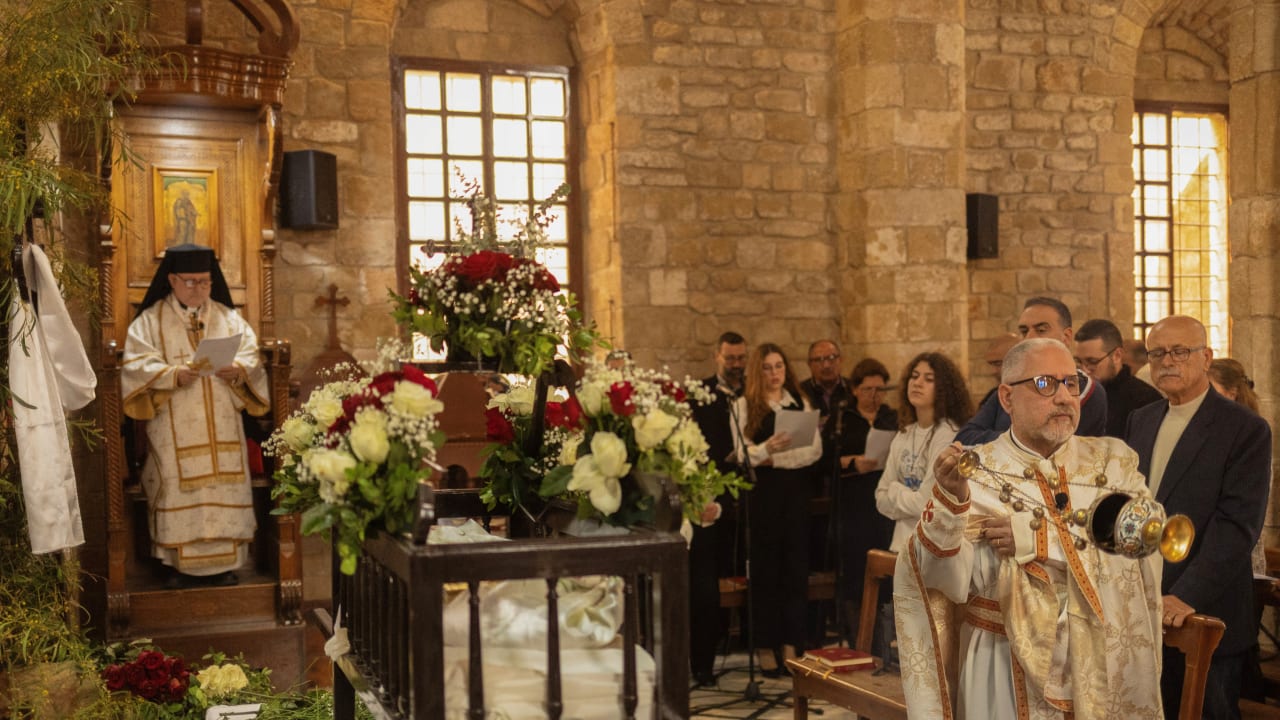 Christians pray on Good Friday in Cathedral St. Thomas church, amid escalating hostilities between Israel and Hezbollah, as the U.S.-Israel conflict with Iran continues, in Tyre, Lebanon, April 3, 2026.
