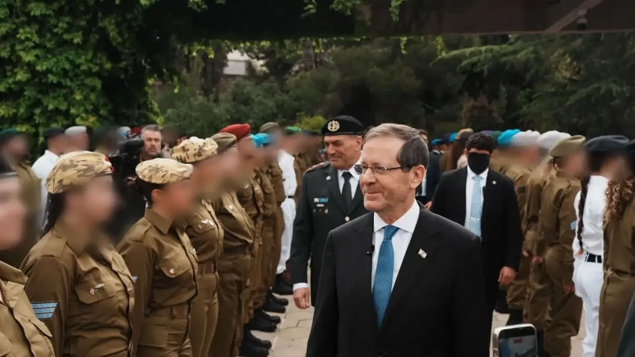President Isaac Herzog and IDF chif Eyal Zamir seen during the annual Independence Day ceremony honoring outstanding soldiers that aired on April 22, 2026.