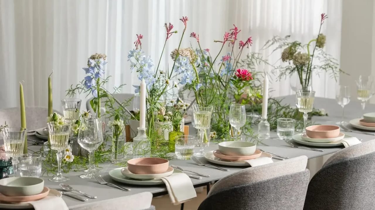 A Shavuot table designed by Hamashbir experts