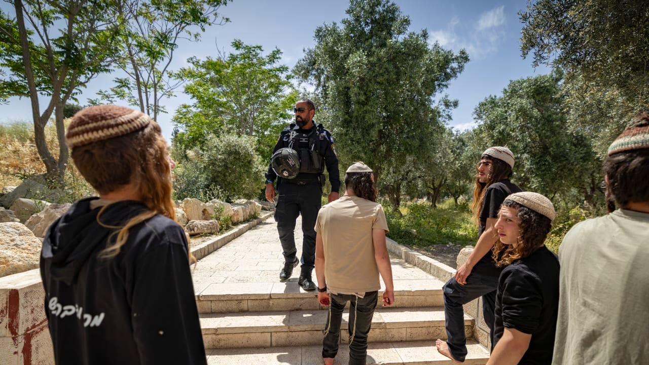 Jews visit the Temple Mount in Jerusalem’s Old City during Jerusalem Day celebrations, May 14, 2026. 