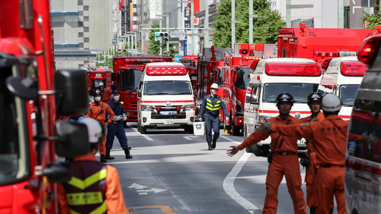 Several injured after man sprays unidentified chemical in Tokyo mall | The Jerusalem Post