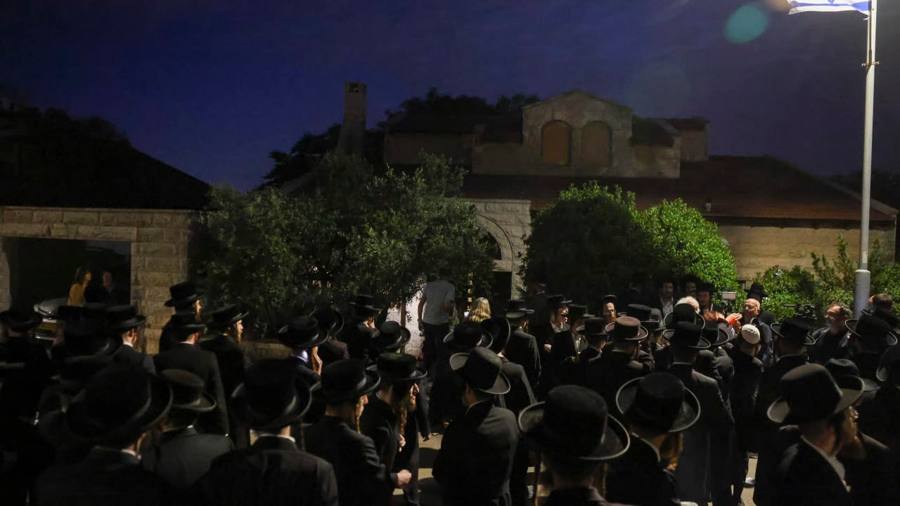 Ultra orthodox jewish men protest against the jailing of yeshiva students who failed to comply with an army recruitment order, at the home of Supreme Court Deputy President Noam Sohlberg in Alon Shvut, June 3, 2026.