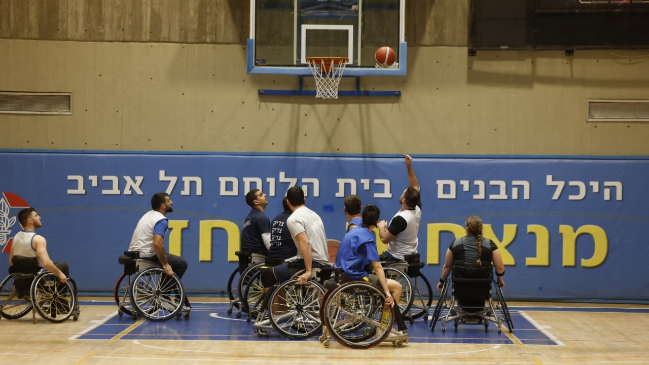 IDF war veterans rehabilitate through playing basketball.