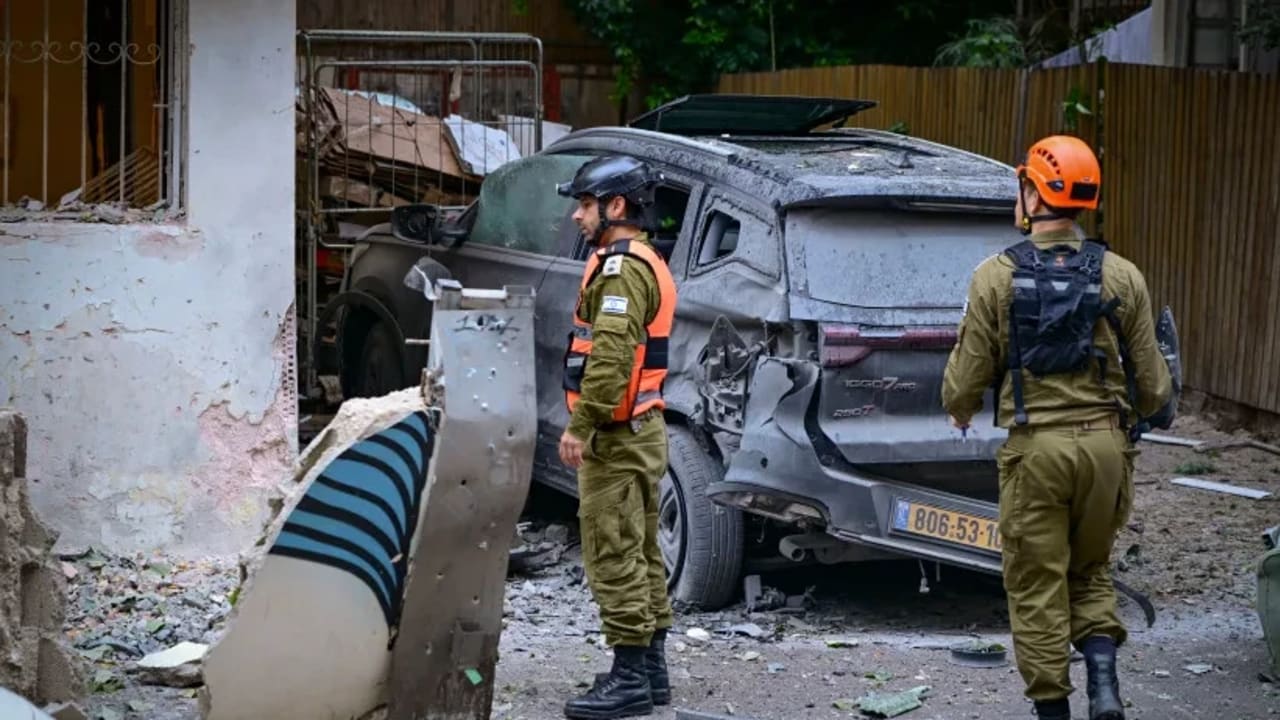 Las fuerzas de seguridad israelíes llevan a cabo una redada en la ciudad de Nablus, en Cisjordania, el 14 de junio de 2026. 