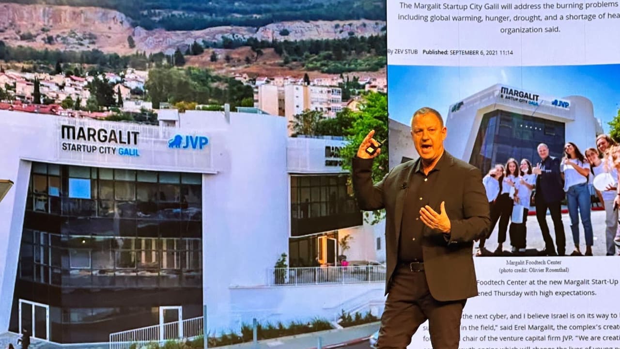 Erel Margalit speaks at a New York gathering focused on a long-term recovery and growth plan for the Galilee.