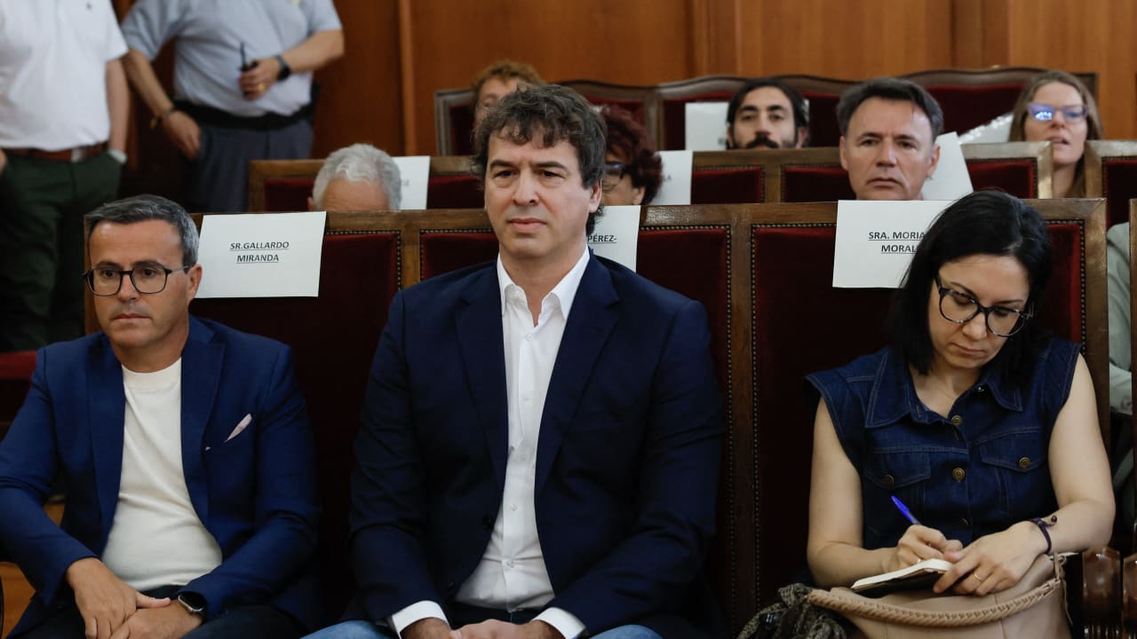 David Sanchez, brother of Spain's Prime Minister Pedro Sanchez, sits next to Miguel Angel Gallardo, the former leader of the Spanish Socialists party PSOE in Extremadura, in court at the beginning of their trial at the Provincial Court of Badajoz in Badajoz on May 28, 2026.