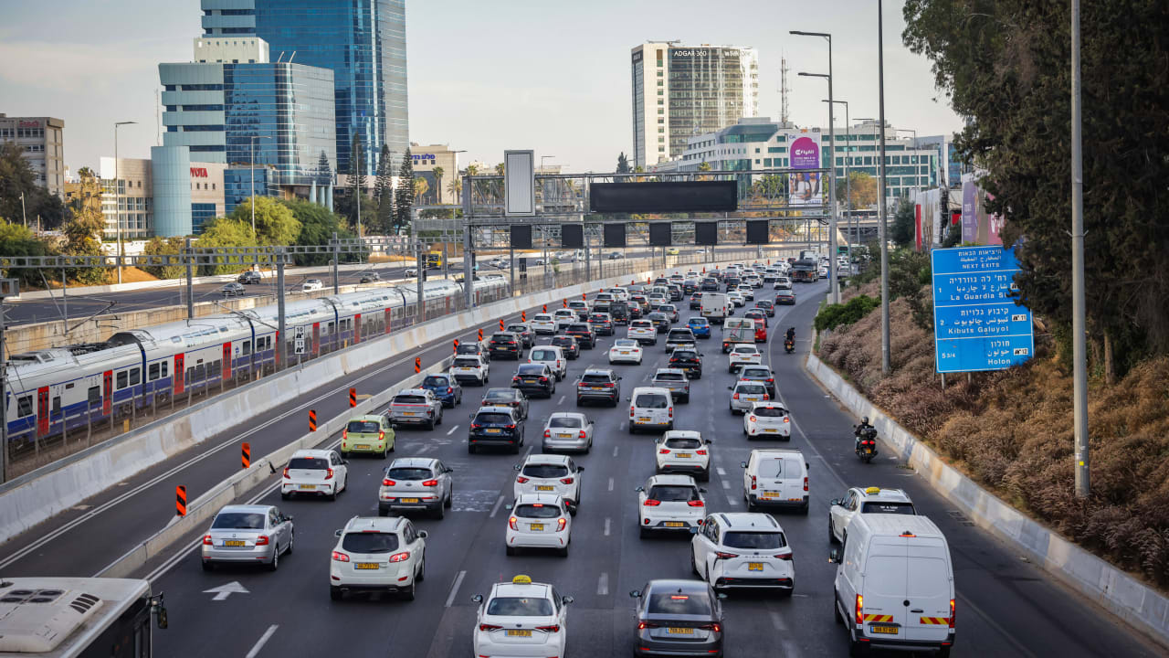Traffic congestion on the Ayalon Highway in Tel Aviv following a protest against the jailing of yeshiva students who failed to comply with an army recruitment order, June 11, 2026.
