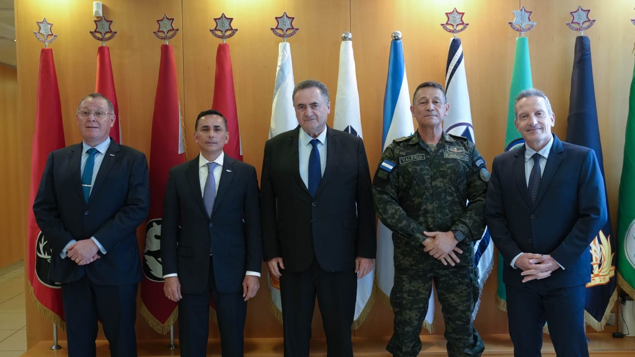 Defense Minister Israel Katz with a Honduran military delegation, August 16, 2026