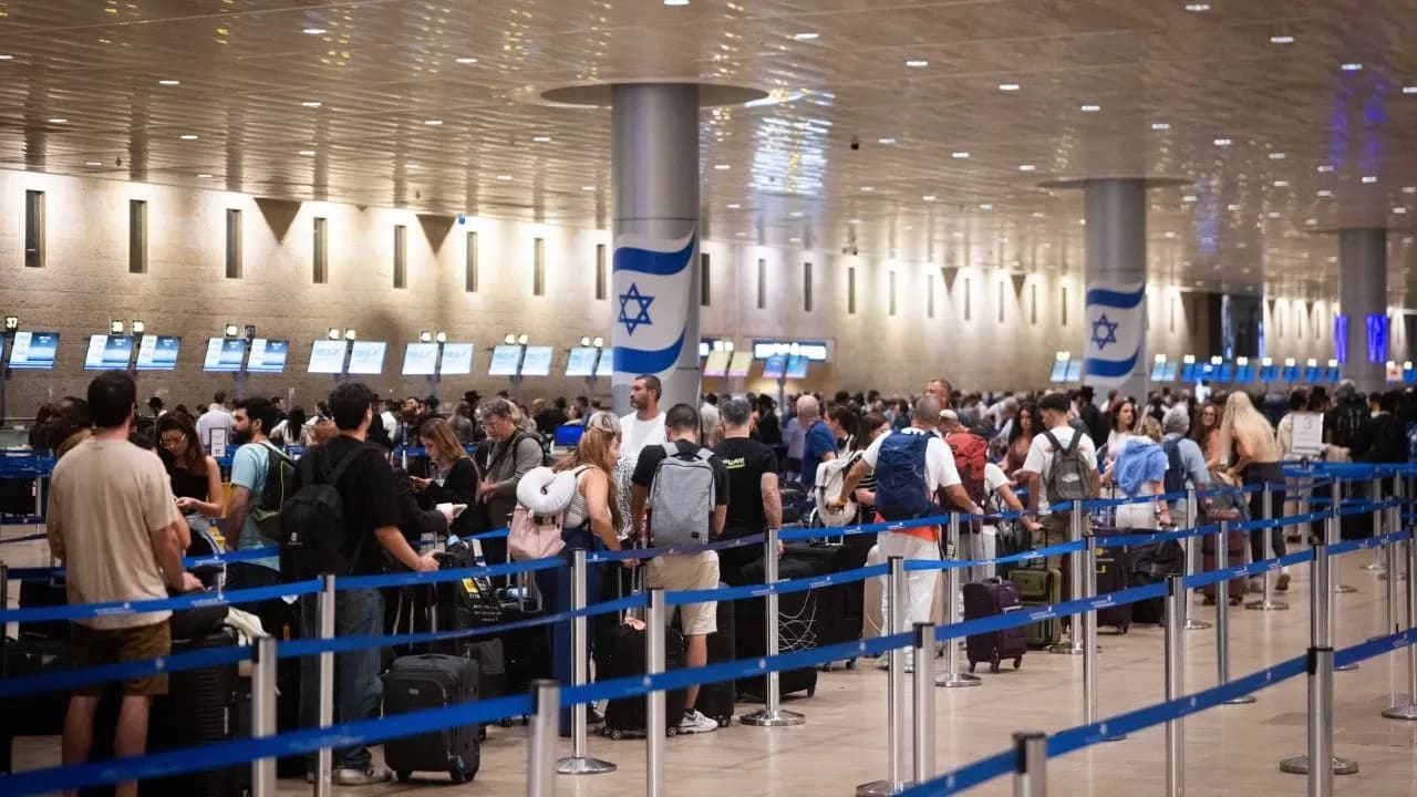 Lines at the Ben-Gurion airport.