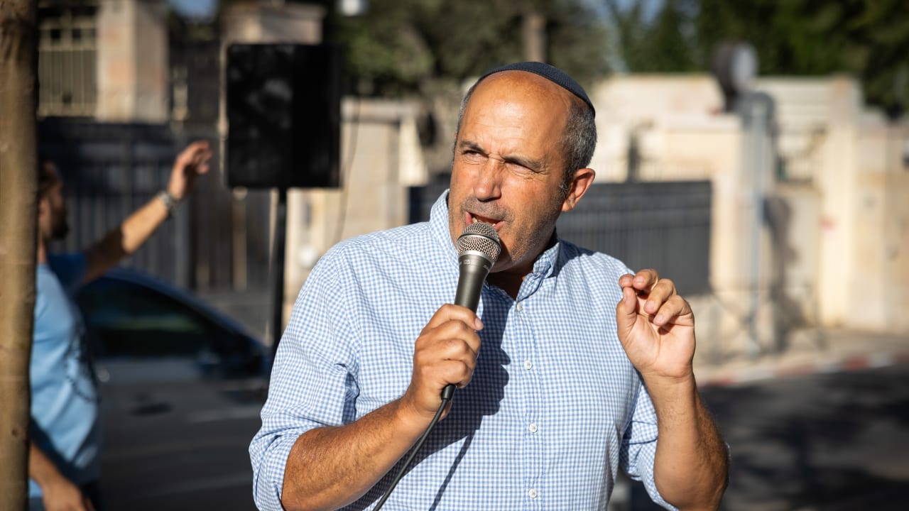 Arieh King speaks at a protest calling for the closure of the French Consulate in Jerusalem, September 29, 2025; illustrative.