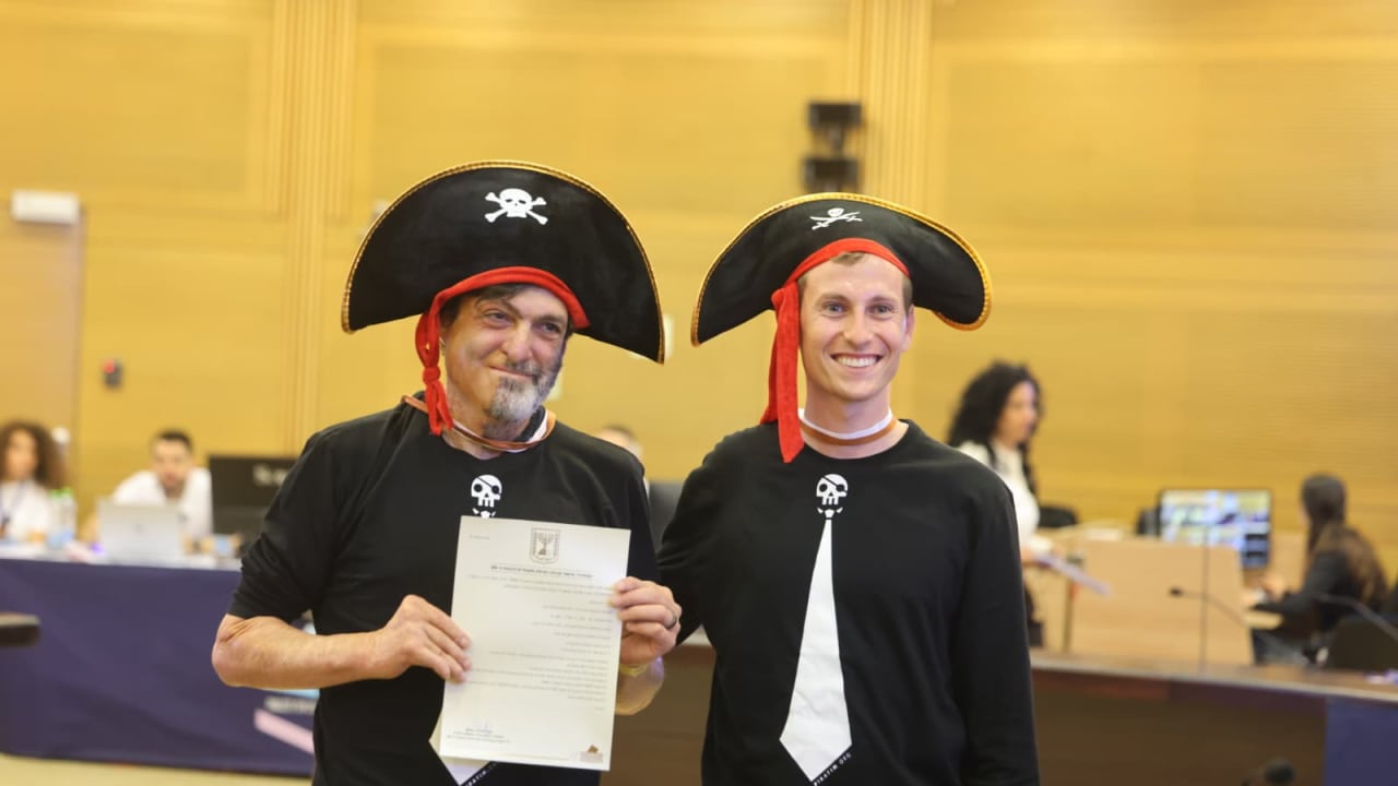 PIRATE PARTY heads Prof. Dan Ariely (left), a behavioral economist, and Noam Kuzar present their candidacy to run in the elections at the Knesset, September 7, 2026.