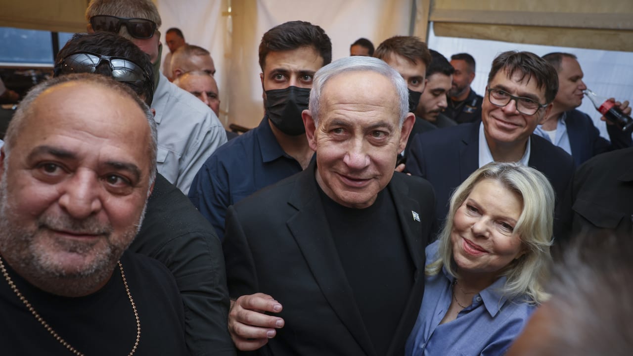 Prime Minister Benjamin Netanyahu and his wife, Sara Netanyahu, visit a restaurant in the northern Israeli city of Safed, September 9, 2026.