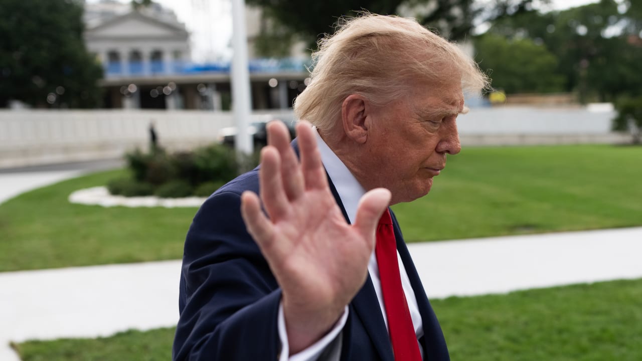 US President Donald Trump waves to the media on the South Lawn of the White House on September 26, 2026 in Washington, DC.