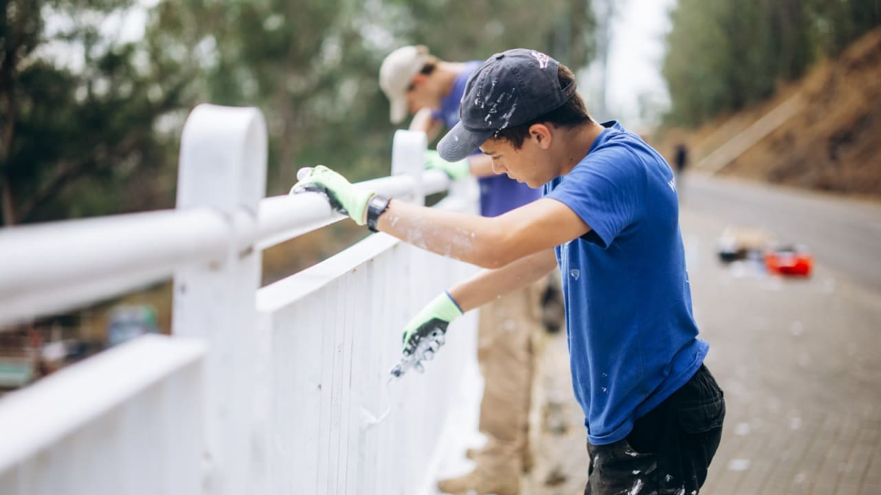Hashomer Hachadash youth paint and beautify Kiryat Shmona during Sukkot