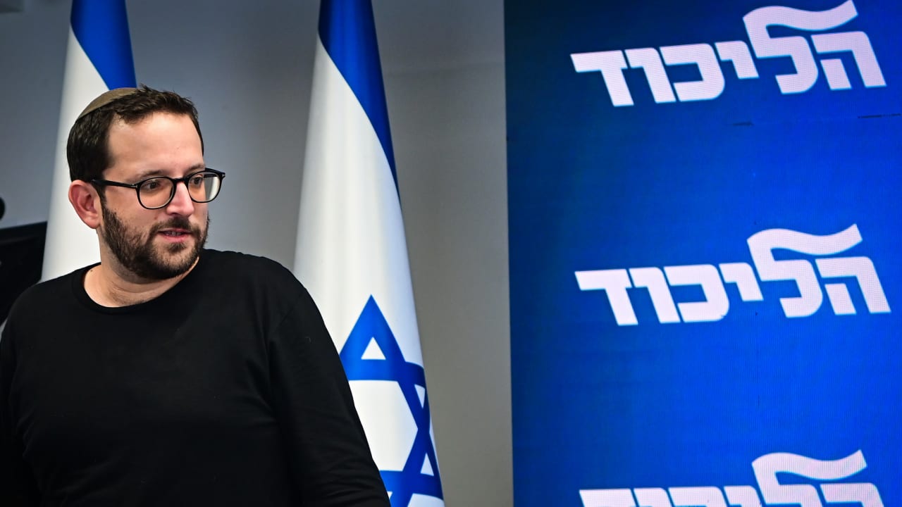 Prime Minister Benjamin Netanyahu's adviser Yonatan Urich is seen before a press conference in Tel Aviv, October 3, 2022