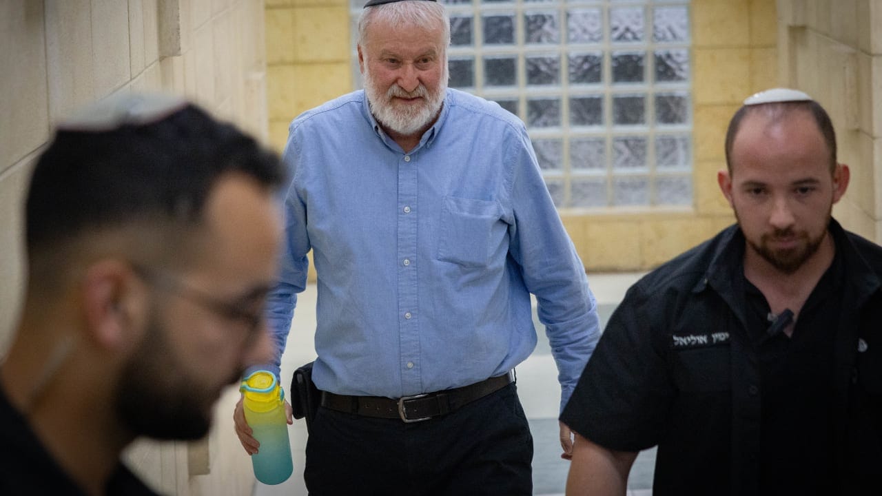 Former Attorney General Avichai Mandelblit arrives to testify in the corruption trial of Prime Minister Benjamin Netanyahu at the Jerusalem District Court, October 21, 2026. 