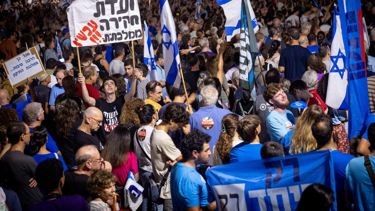 Thousands of Israelis demonstrate at Hostages Square in Tel Aviv, calling for the establishment of a state commission of inquiry into the October 7, 2023 Hamas-led massacre, just days ahead of Israel’s general elections, October 24, 2026. 