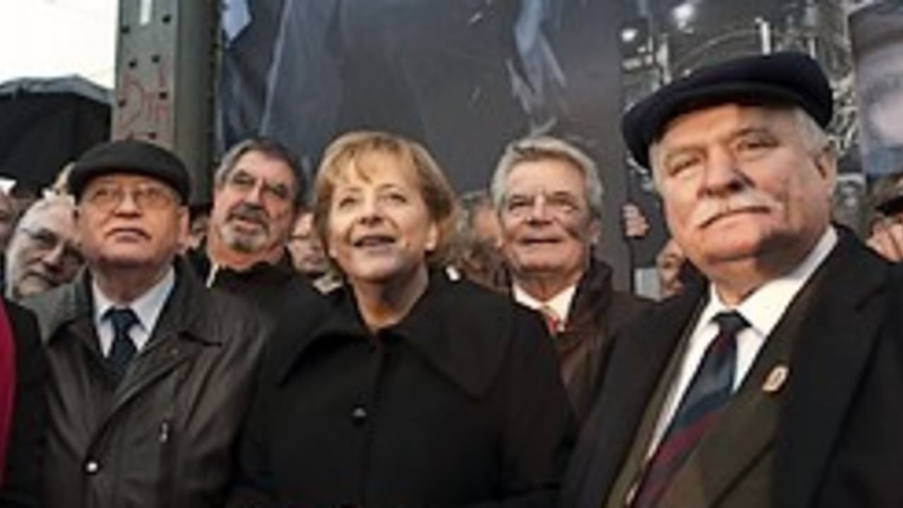 Merkel Gorbachev Walesa berlin 248 88