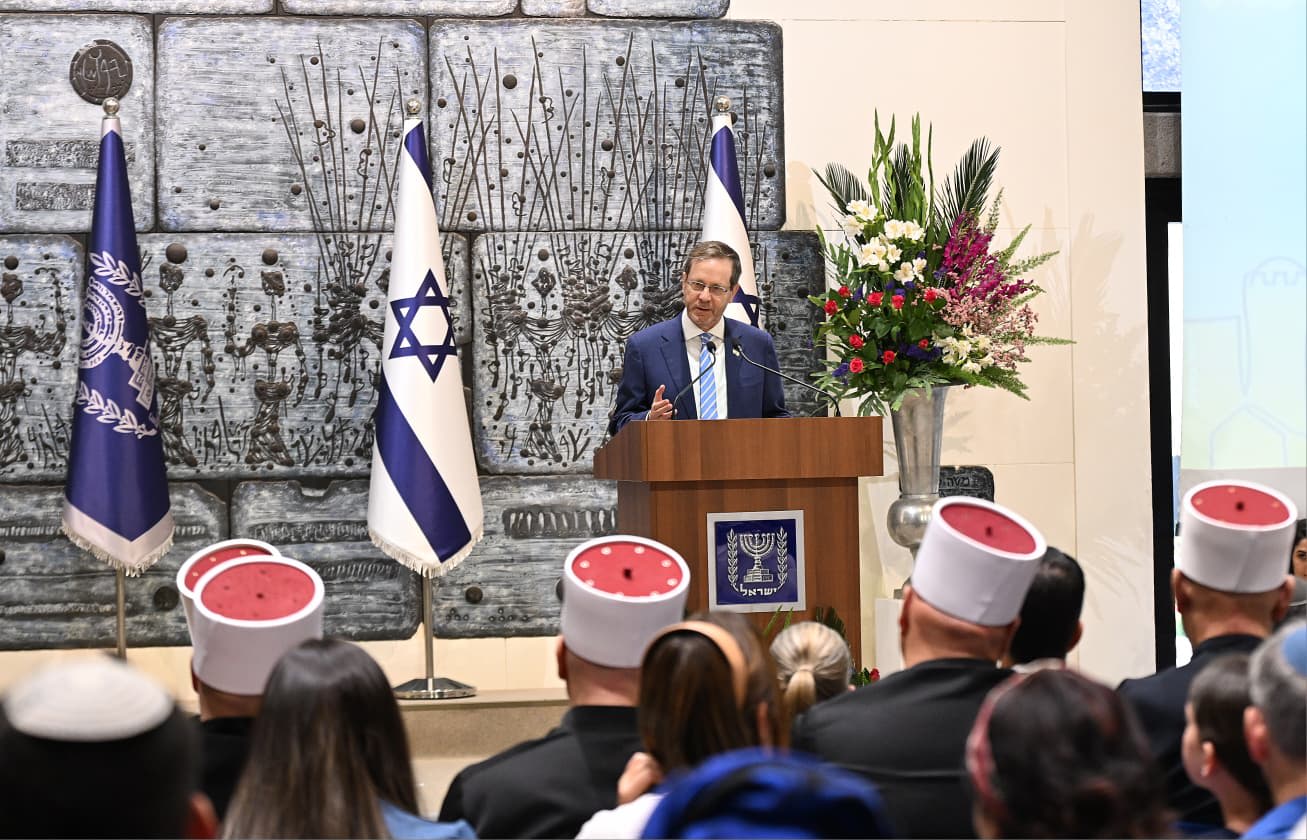 PRESIDENT HERZOG presents the Jerusalem Unity Prize 2026 at the President’s Residence. (photo credit: HAIM ZACH/GPO)