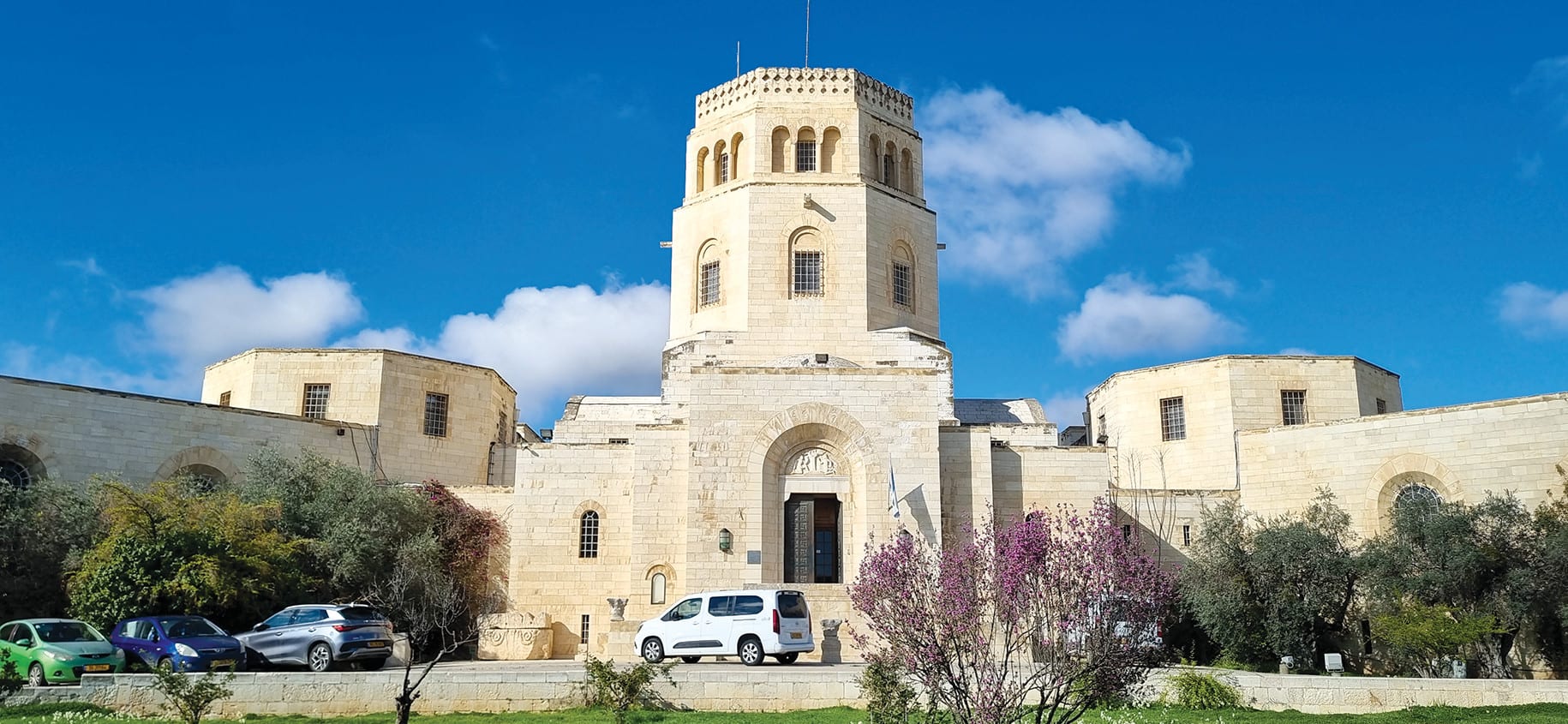 Front entrance to Jerusalem’s Rockefeller Museum, opened in 1938. (photo credit: BEN BRESKY)