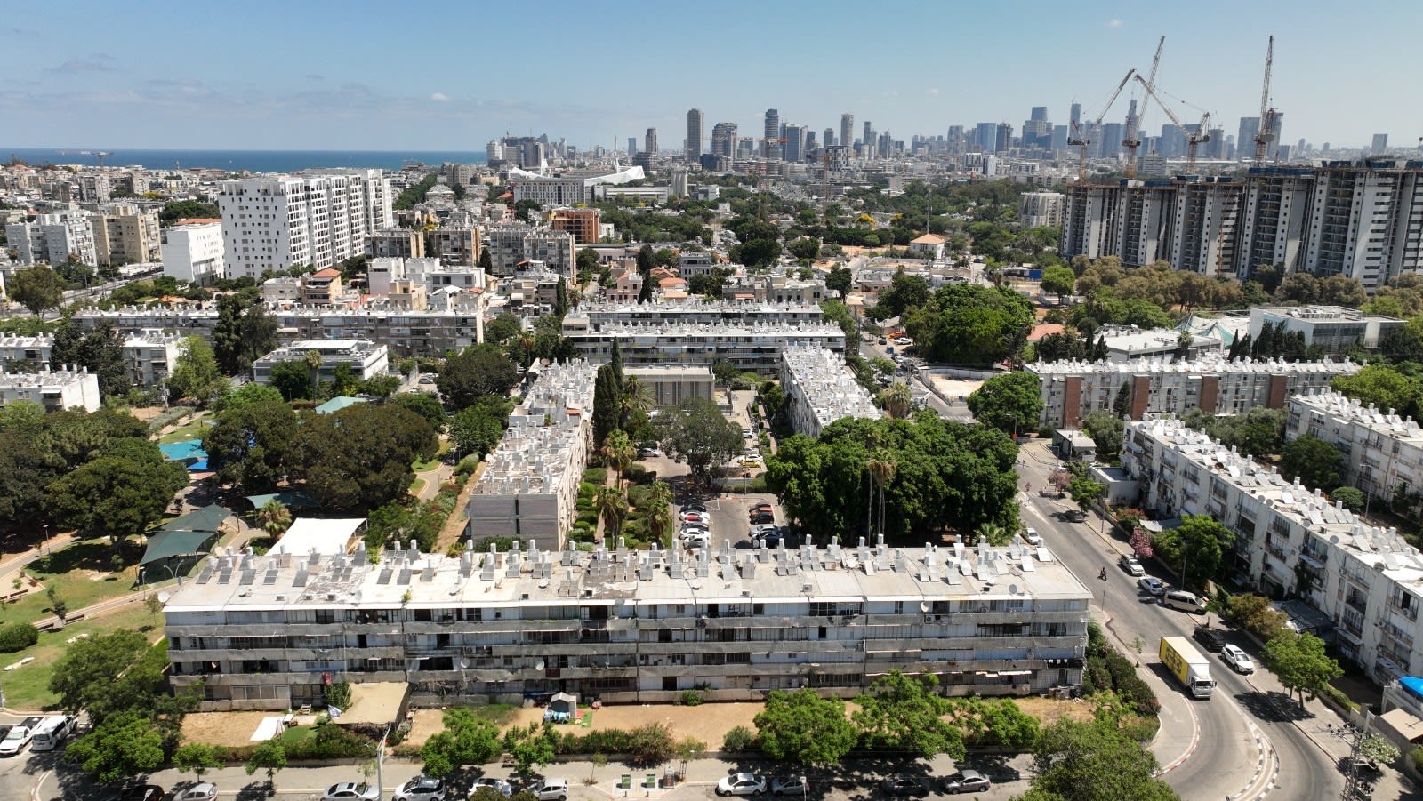 A view from south to north, showing the entire neighborhood. (photo credit: PR)