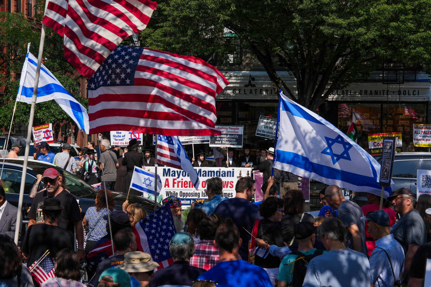 Hundreds rally in New York City to condemn Mamdani after stabbing attacks