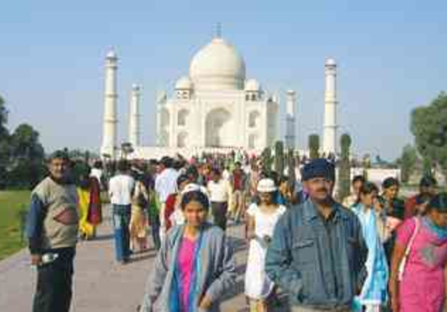 what does taj mahal mean in english