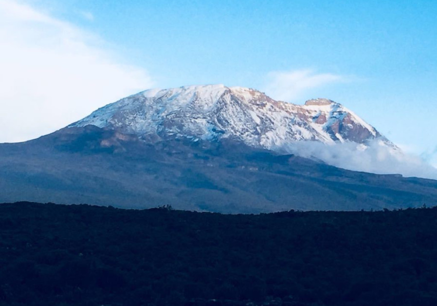 Mount Kilimanjaro / YARIV DAGAN 