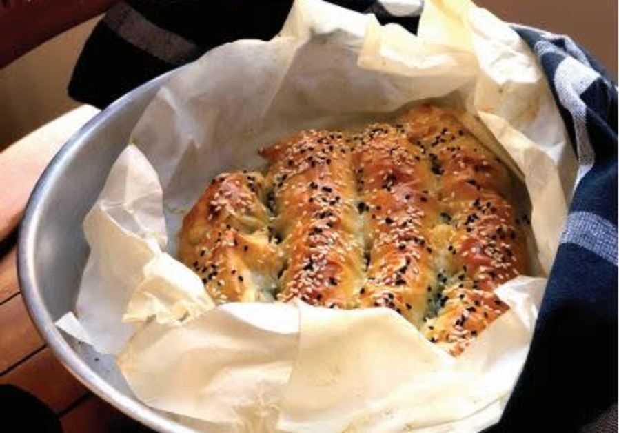 SPINACH AND cheese pastry puffs (Credit: PASCALE PEREZ-RUBIN and DROR KATZ)