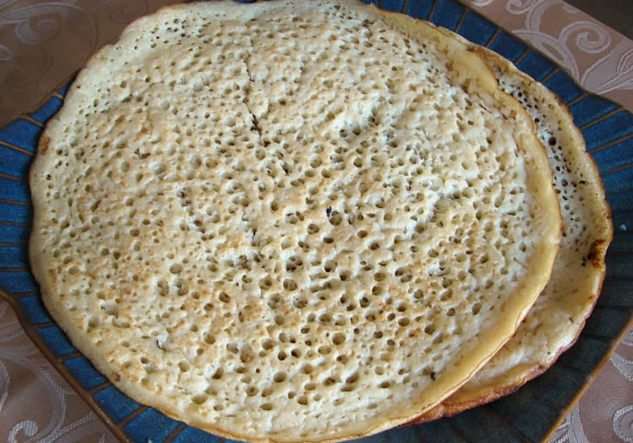 THE ALIYAH and Integration Ministry takes different cultures into account. For example, it runs day clubs for Ethiopian pensioners that incorporate traditional foods like injera flatbread. (Credit: Wikimedia Commons)