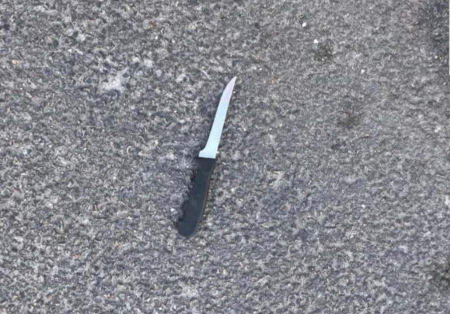 The knife from the terror attack near Efrat in the West Bank / Shlomo Mor 