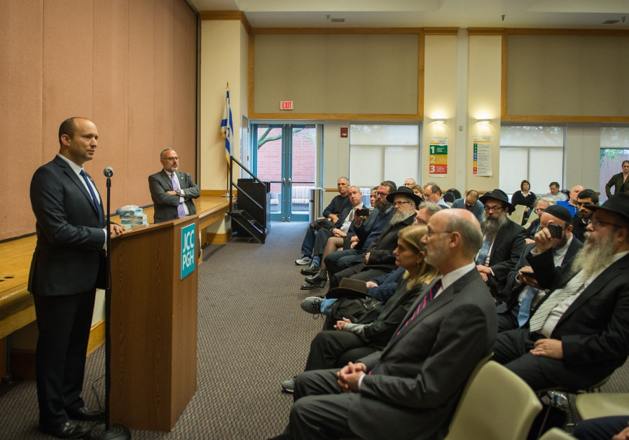 Minister Bennett addresses Pittsburgh Jewish community leaders at a memorial vigil on Sunday, October 28, 2018. (Credit: ALEXI ROSENFELD)